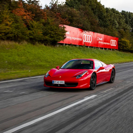 Bankörning Ferrari 458 Spyder